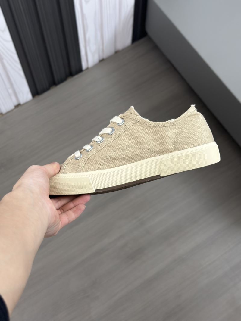 Balenciaga Low Shoes